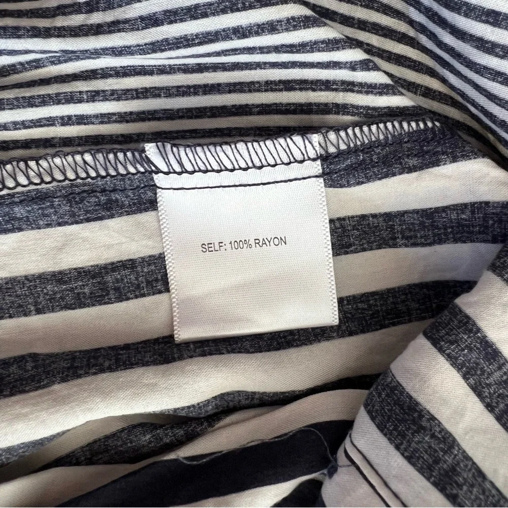 Jane & Delancey stripe top size M 100% Rayon navy & white - Picture 5 of 6